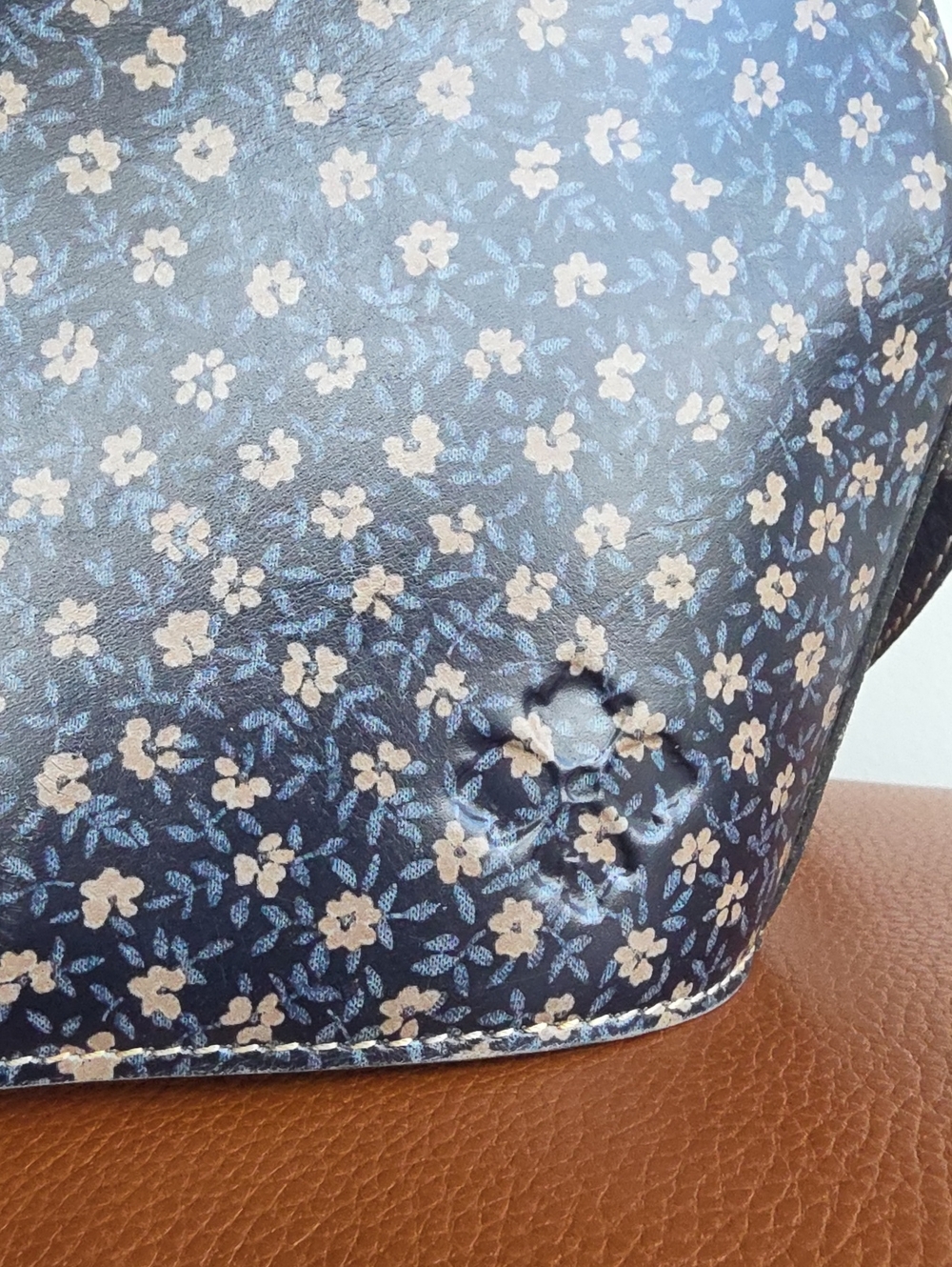 PATRICIA NASH Venezia Daisy Navy Blue Leather Crossbody Bag - Picture 4 of 13